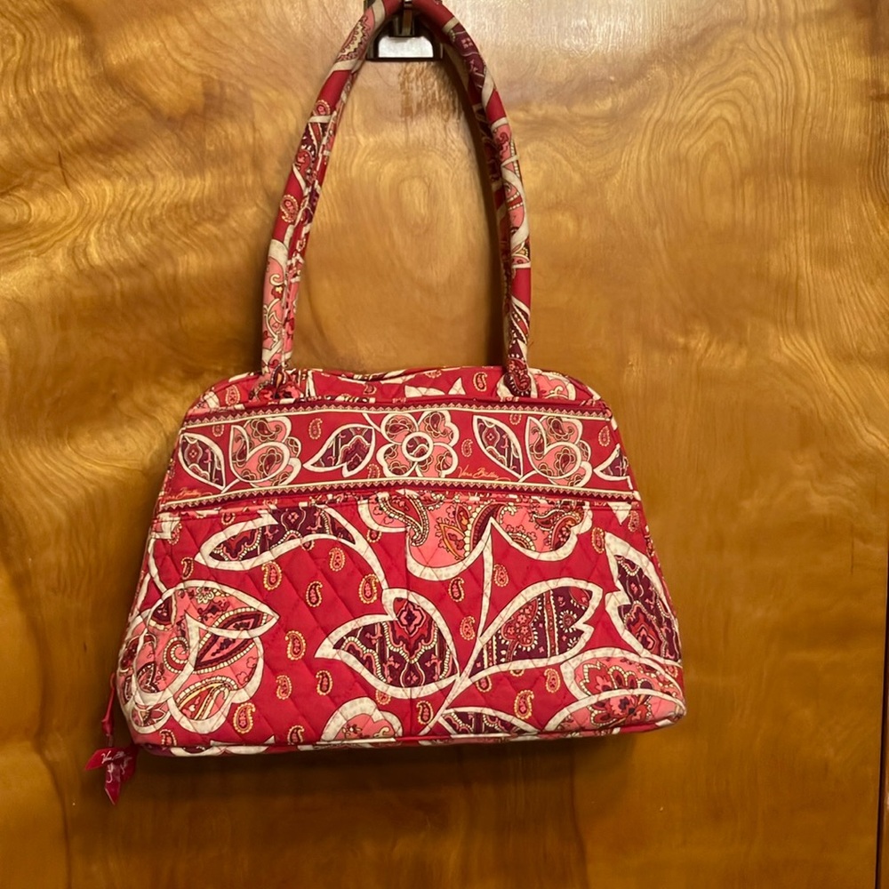 VERA BRADLEY SHOULDER BAG. PLENTY OF ROOM.BEAUTIFUL SHADE OF RED.CARRIED 2x. EUC